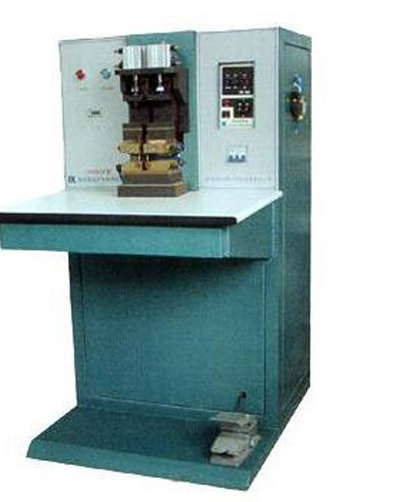 PW5815型定子接線片焊接機(jī) PW5815型定子接線片焊接機(jī)