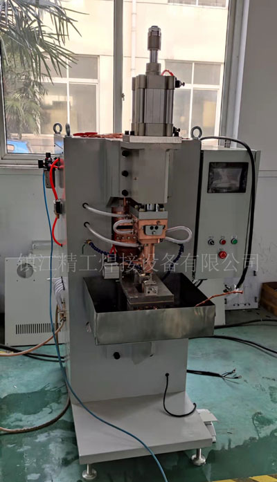 ������~�����C